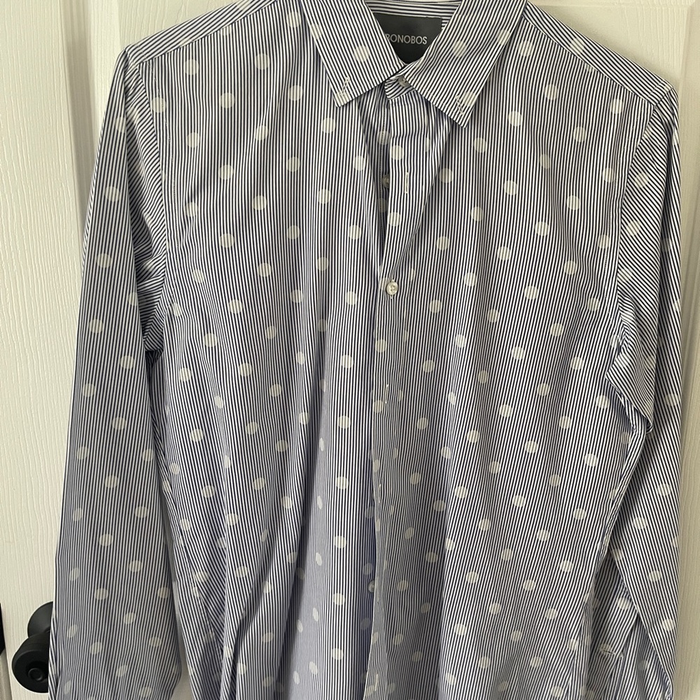 Bonobos men’s casual button down. Pinstripe and polka dots pattern.